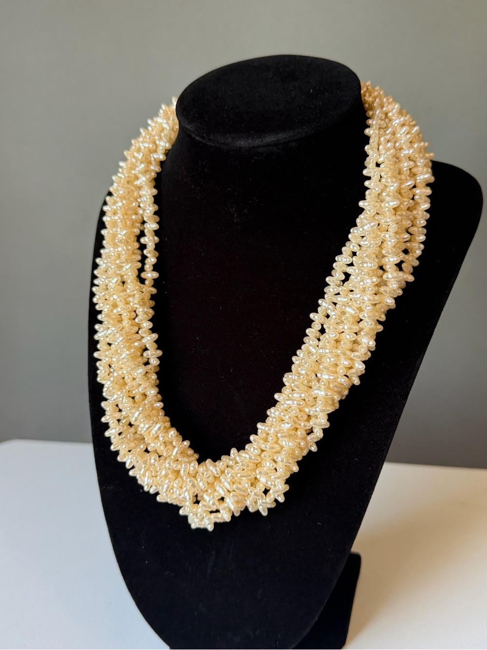 Elegant Vintage Cream Pearl Necklace Eight Strands 18"